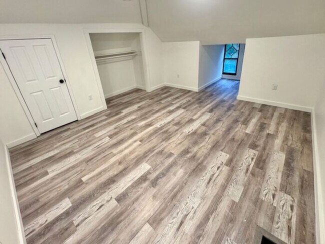 Building Photo - Historic Large Beautiful midtown home near Rhodes College available for Rent!