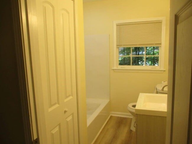 Building Photo - 2032 Rector Dr SW