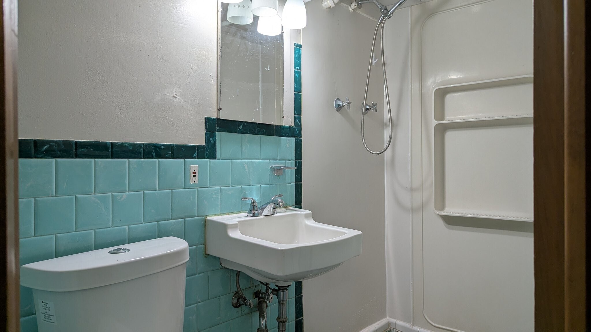 Building Photo - 1523 S 600 E