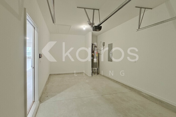 Building Photo - 114 Silver Maple Ln
