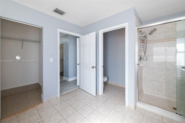 Building Photo - 1852 SW 156th Ave