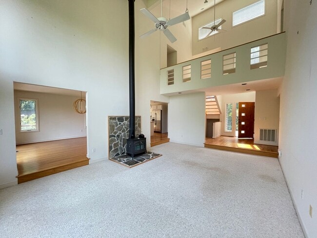 Building Photo - COMMUTERS DREAM!  PRIVATE ACREAGE STAFFORD AND MINUTES TO VRE