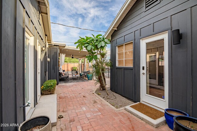 Building Photo - 7243 E Virginia Ave