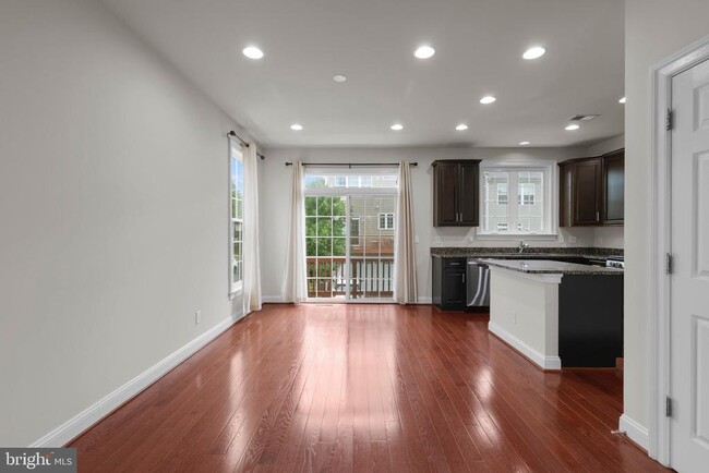 Building Photo - 42735 Telford Terrace