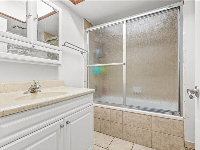 Building Photo - 1297 SE Floresta Dr