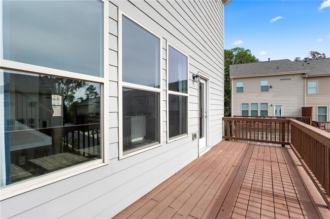 Building Photo - 1397 Live Oak Ln