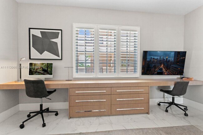 Building Photo - 19143 Fisher Island Dr