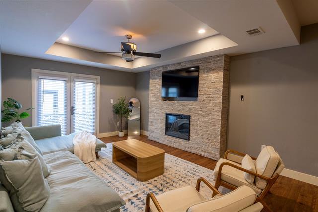 Primary Photo - 3845 Convent St