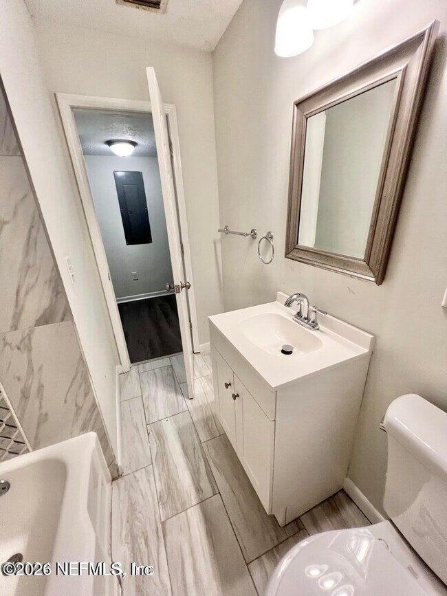 Building Photo - 1961 New Haven Rd