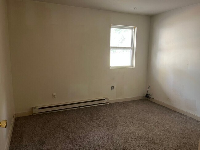 Building Photo - 127 &amp; 127 1/2 N Penn St