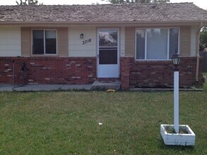Building Photo - Beautiful 3 Bed/1.5 Bath Ranch Style Home