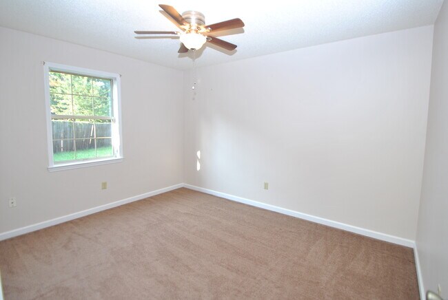Building Photo - 1256 Chinook Way