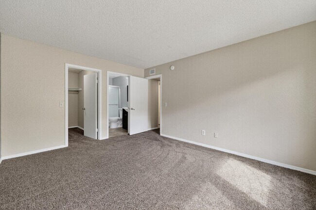 Building Photo - 2 Spacious Bedroom Diamond Bar Condo for L...