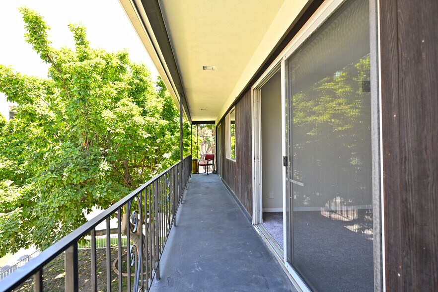 Building Photo - 11063 Ohio Ave