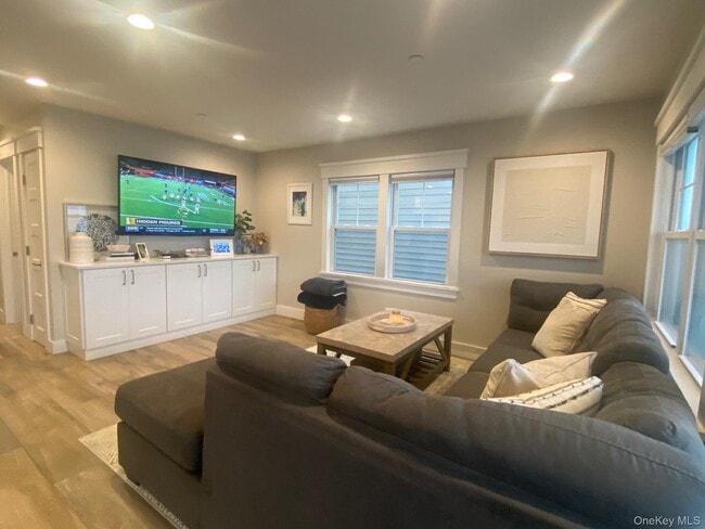 Building Photo - 18 Tennessee Ave