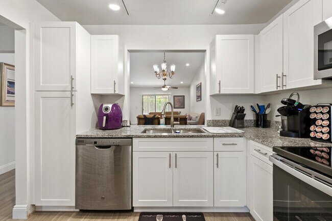 Building Photo - 6721 Bridlewood Ct