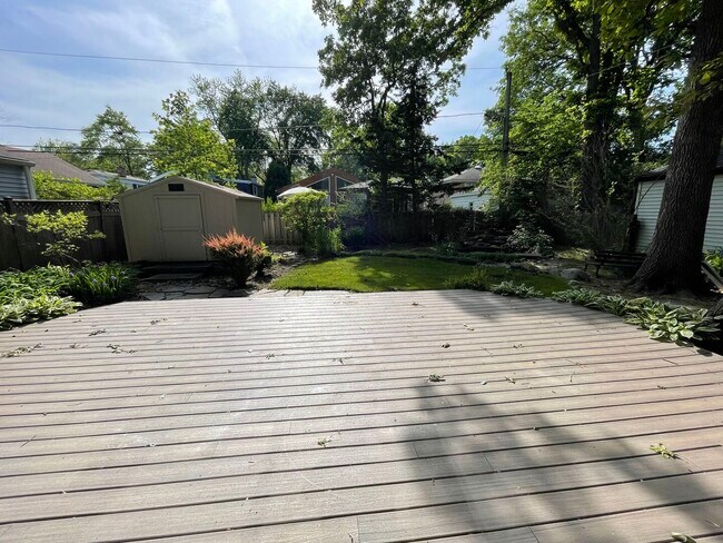 Building Photo - 1366 Cavell Ave