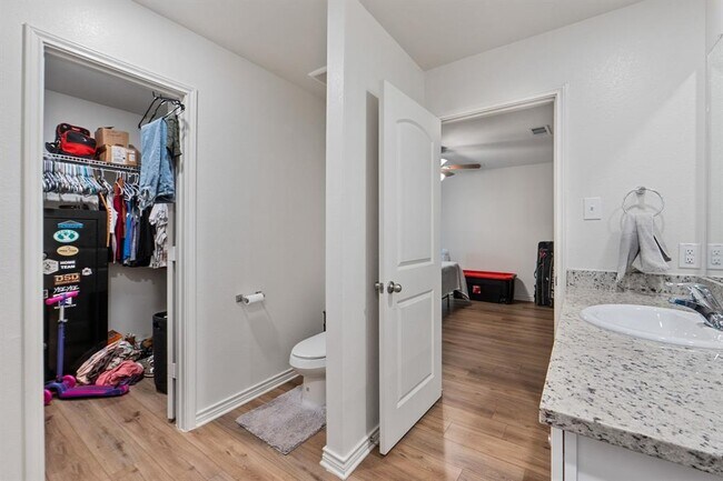 Building Photo - 113 Stratton Ln