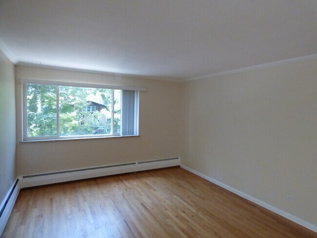 Building Photo - 1BR/1BA Updated Cap Hill Home near Cheesman!