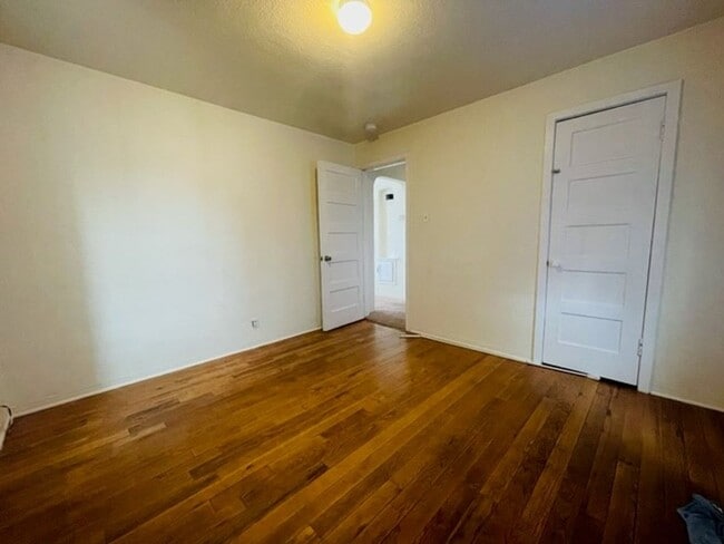 Building Photo - 1002 W Deming St