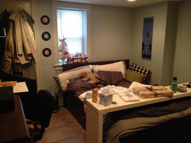 Primary Photo - 16 Warwick St