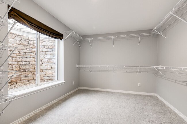 Building Photo - 22165 E Euclid Dr