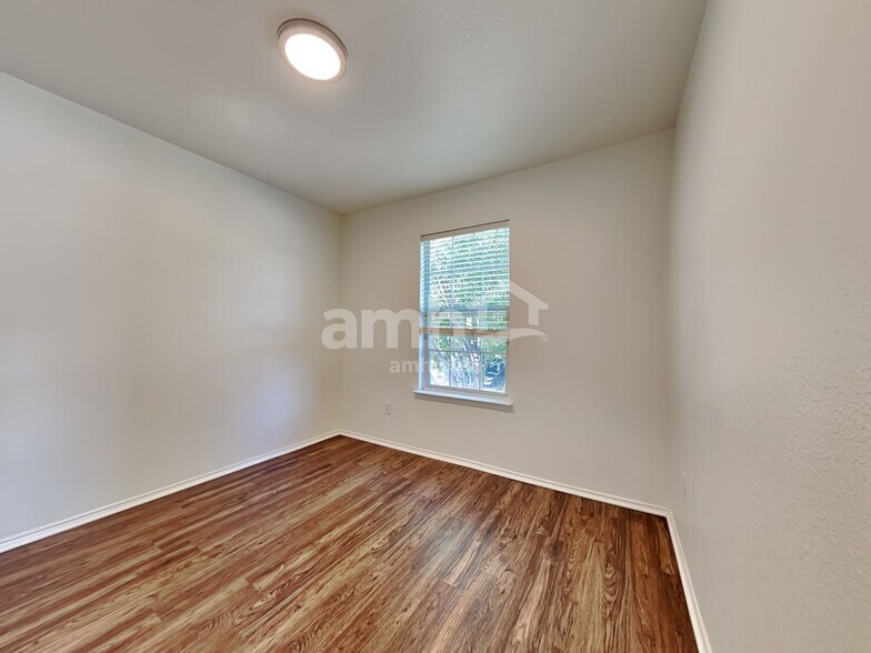 Building Photo - 11741 Cottontail Dr