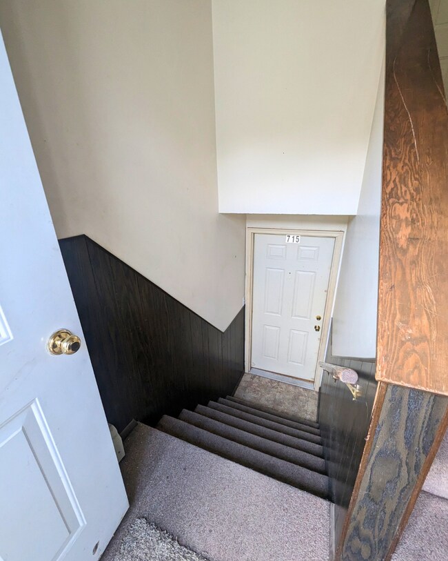 Building Photo - 715 21st St S