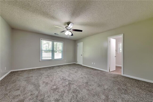 Building Photo - 300 Whisper Way NE