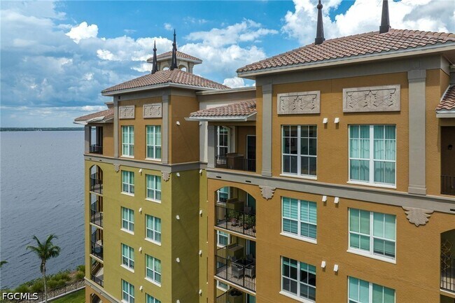Building Photo - 2825 Palm Beach Blvd