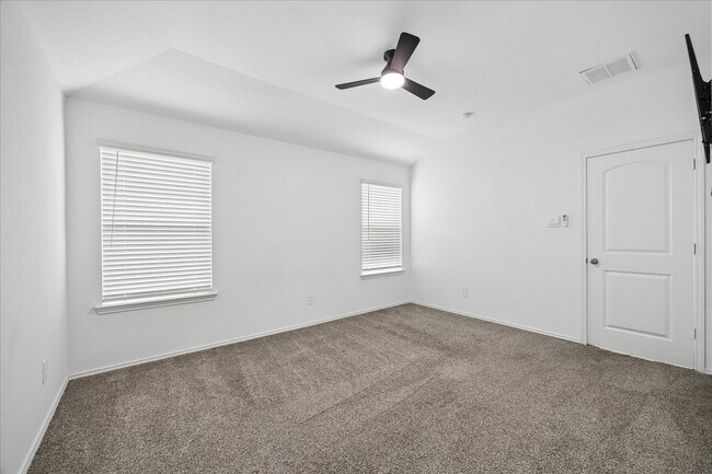 Building Photo - 16691 Lonely Pines Dr