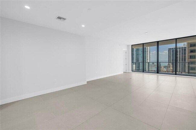 Building Photo - 275 1st Ave S