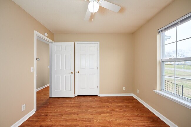 Building Photo - For Rent: 3BR, 2BA house