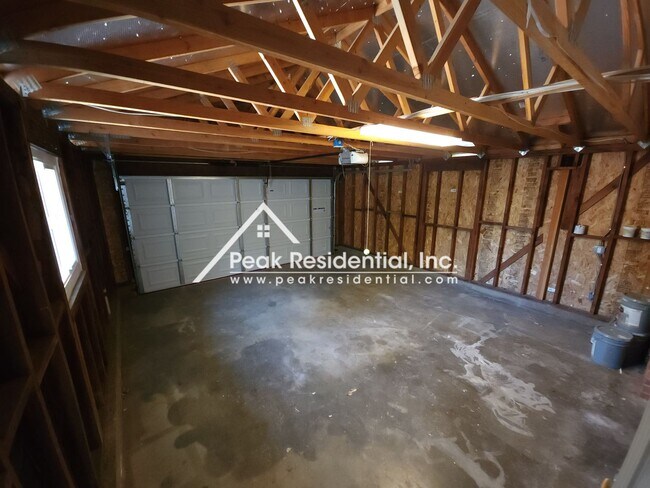 Building Photo - Wonderful 3bd/2ba Home near Whitney & Watt Avenue