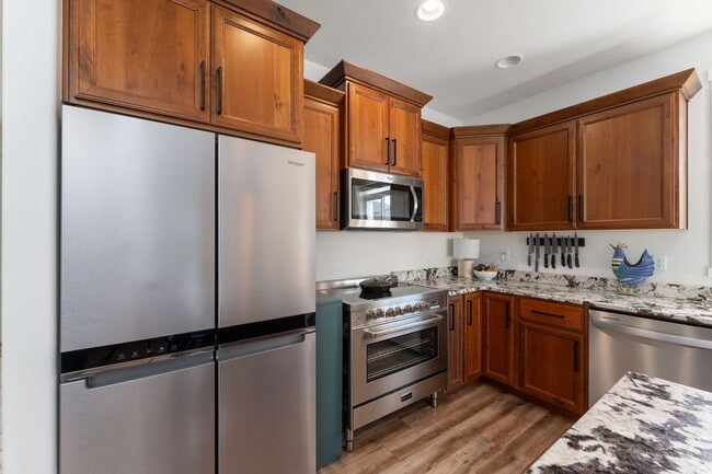 Building Photo - 3 Bedroom, 2 Bath Home