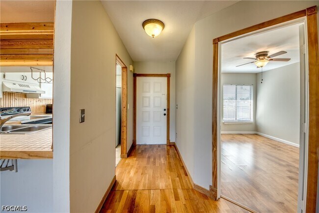 Building Photo - 4616 SE 6th Ave