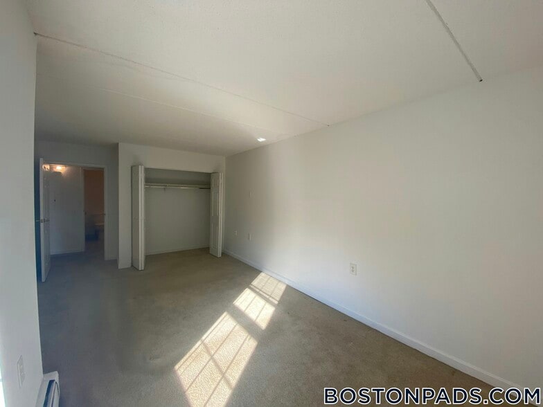 Building Photo - 757 Highland Ave