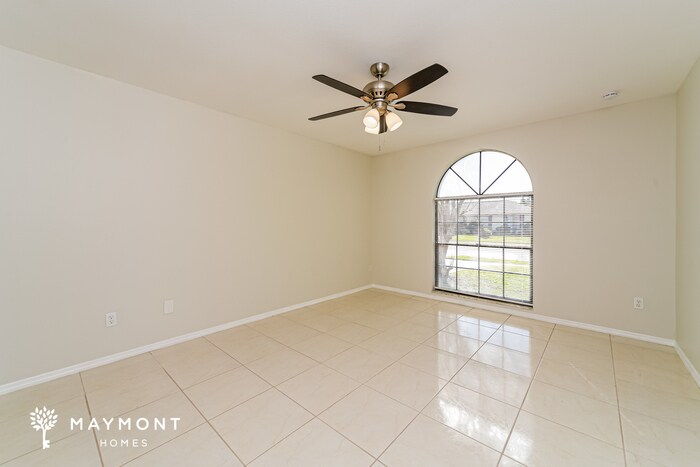 Building Photo - 2315 Bay Leaf Dr