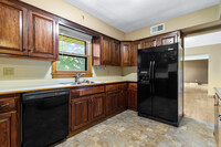 Building Photo - 5331 S La Salle Dr