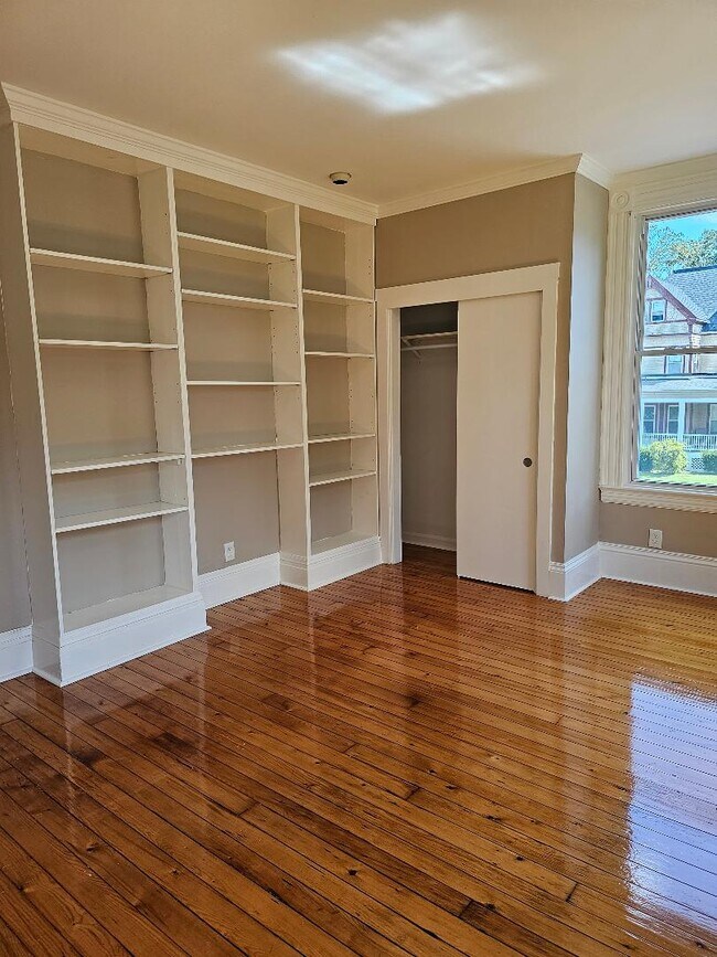 Building Photo - 764 Rock St