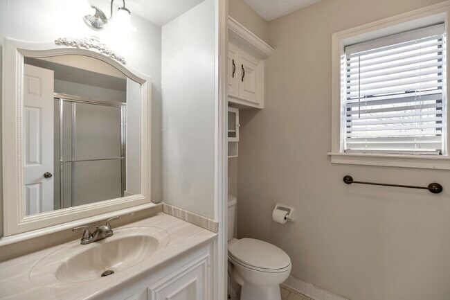 Building Photo - 1126 Crossroads Dr