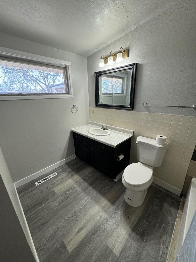Building Photo - 647 Northborough Ln