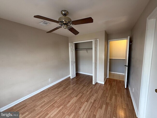 Building Photo - 102 Piccadilly Ln