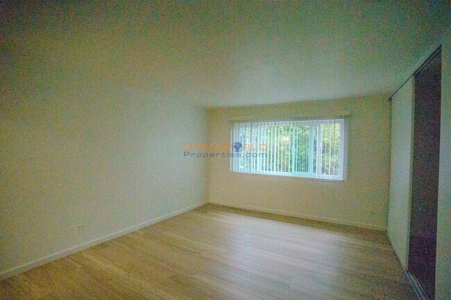 Building Photo - 414 Bancroft Ave