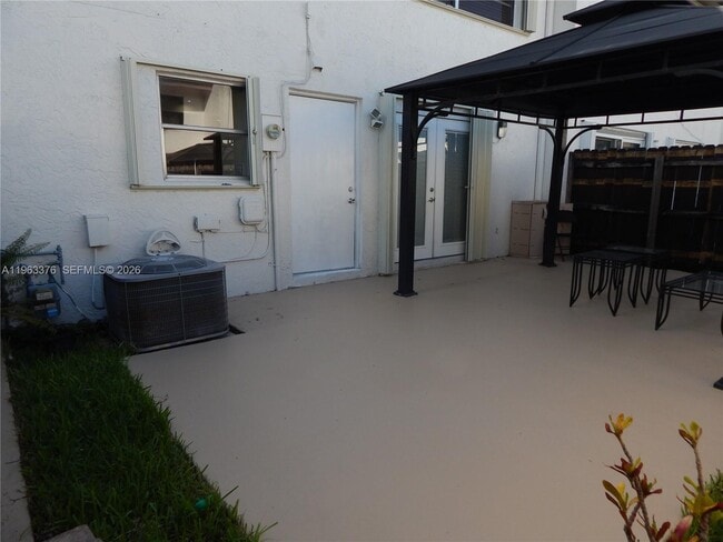 Building Photo - 6959 SW 110th Ct