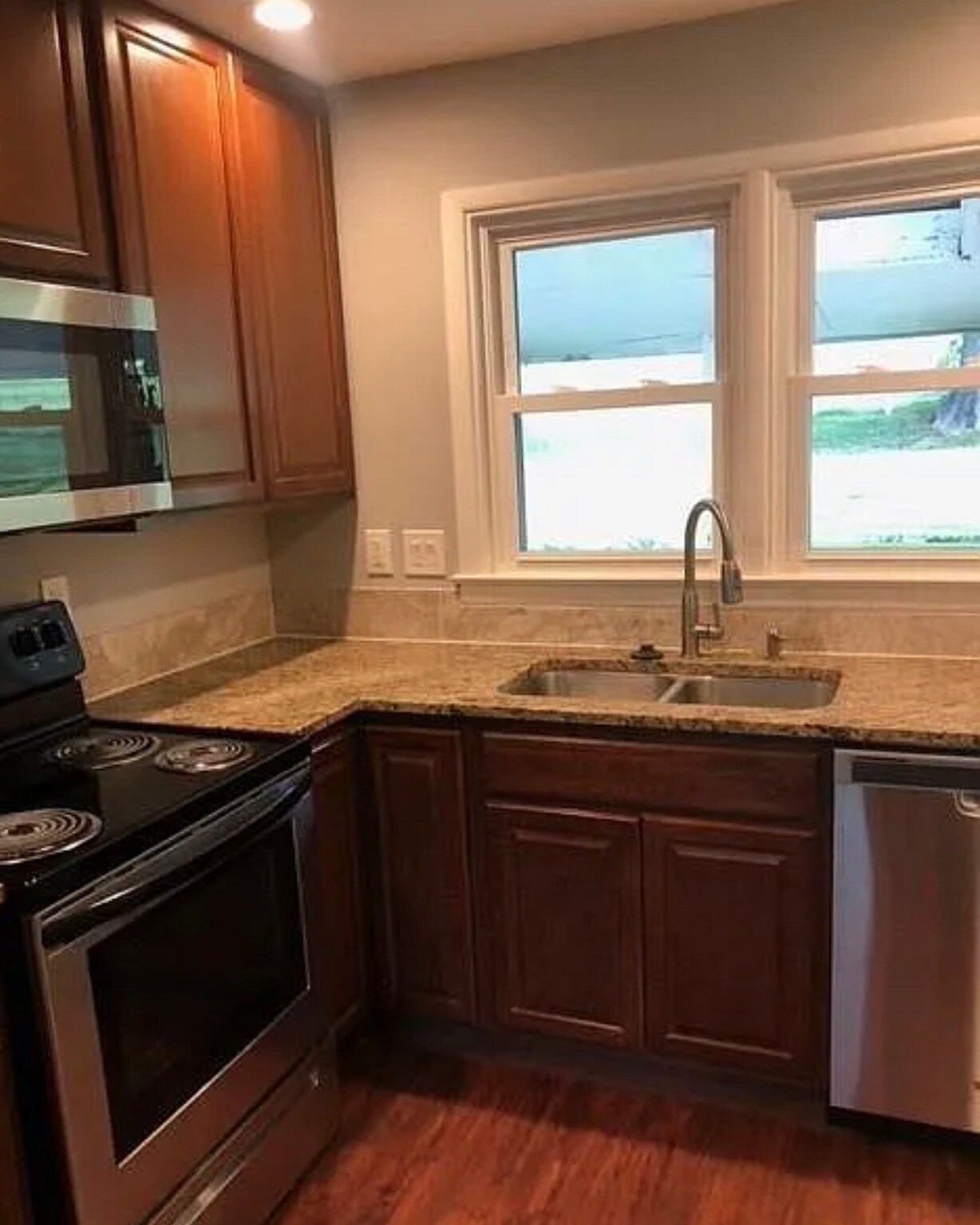 Kitchen - 113 Woodland Rd