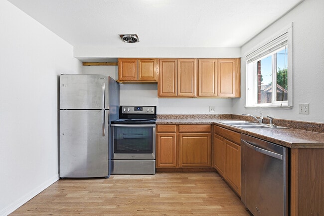 Building Photo - 4330 W 72nd Ave