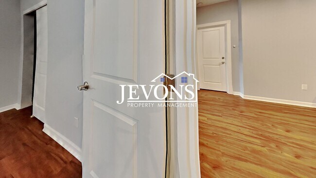 Building Photo - Discover this charming ADU near Golden Gardens Park and entertainment!