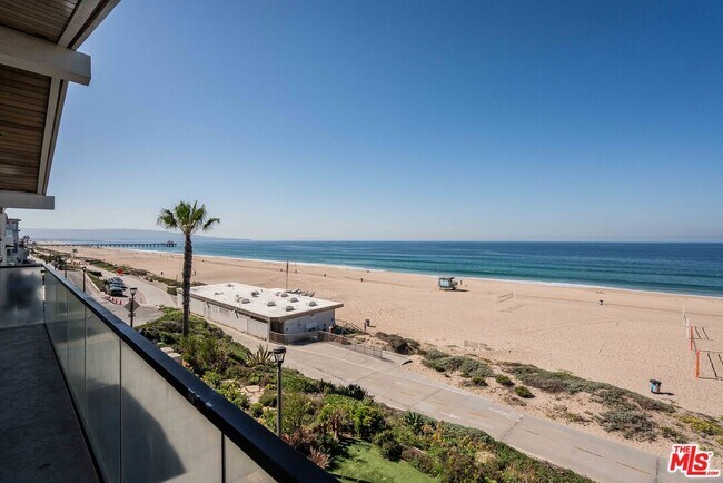 Building Photo - 2308 The Strand