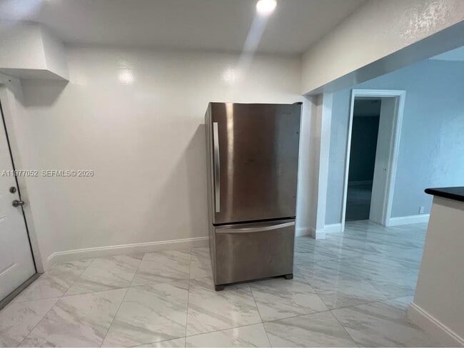 Building Photo - 18 Miami Gardens Rd